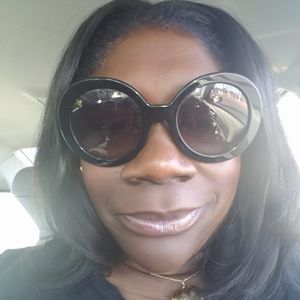 Meet your Posher, Yvette